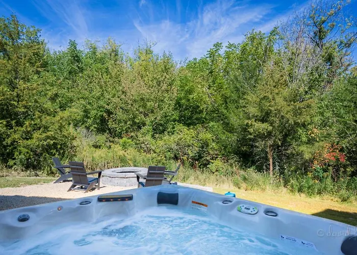 Summer In - Hot Tub, Fire Pit & Views *