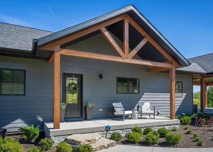 Summer In - Hot Tub, Fire Pit & Views *
